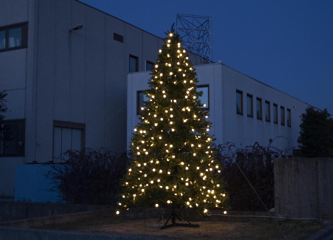 Decorazioni Natalizie Luci Per Esterno.Decorazioni Luminose Per Esterni Turate L Emporio